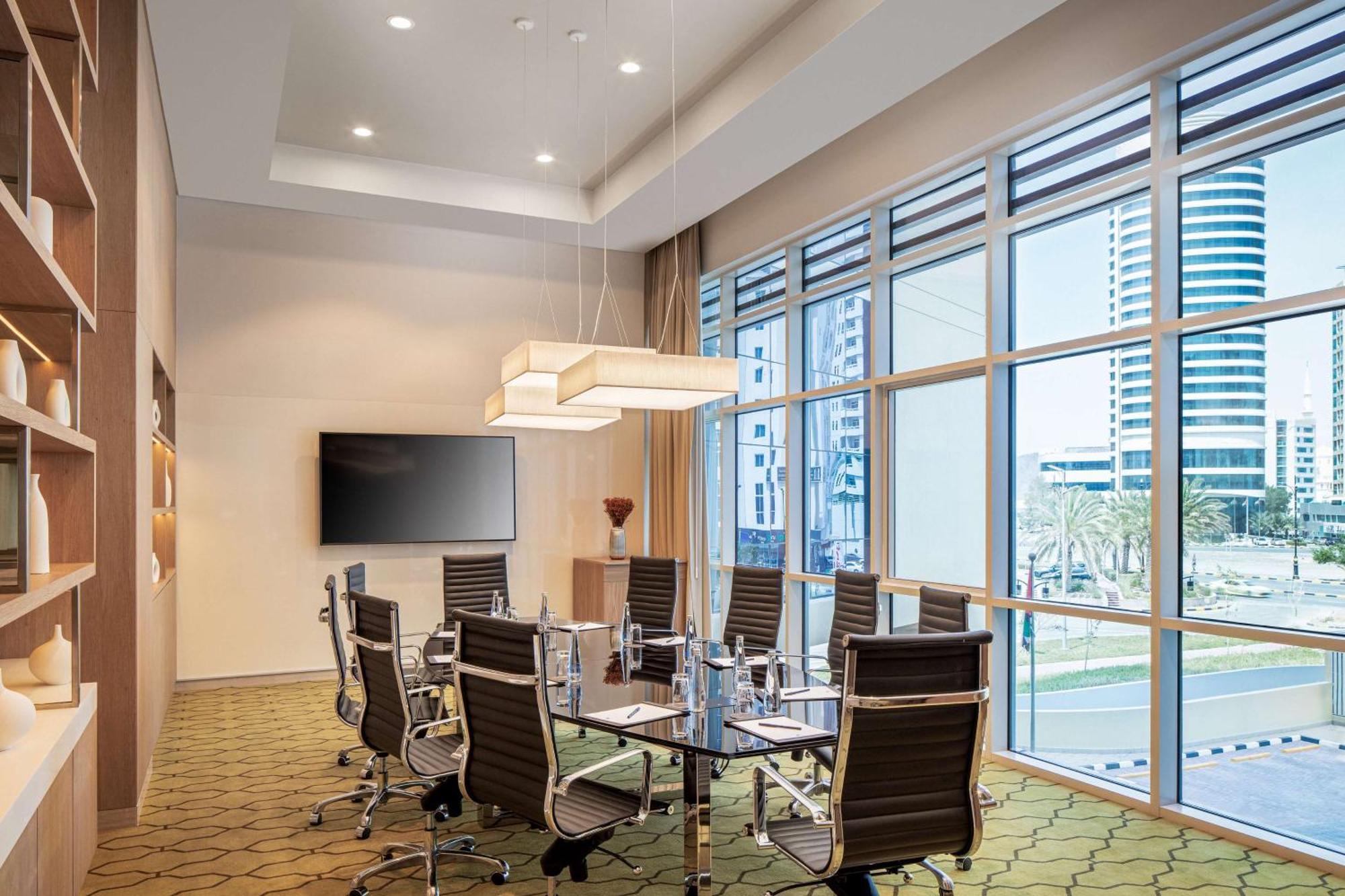 Doubletree By Hilton Fujairah City Екстер'єр фото Meeting room