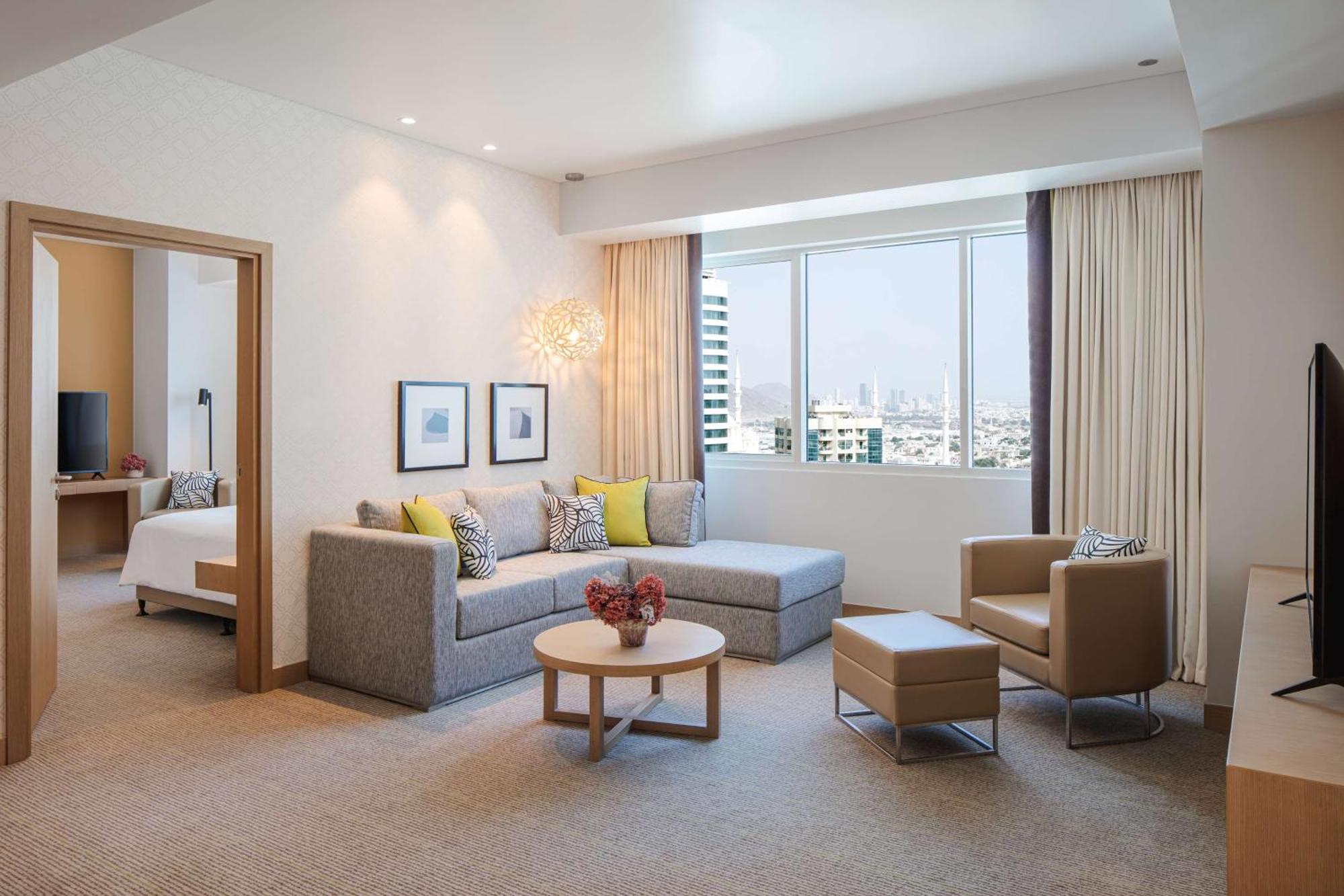 Doubletree By Hilton Fujairah City Екстер'єр фото