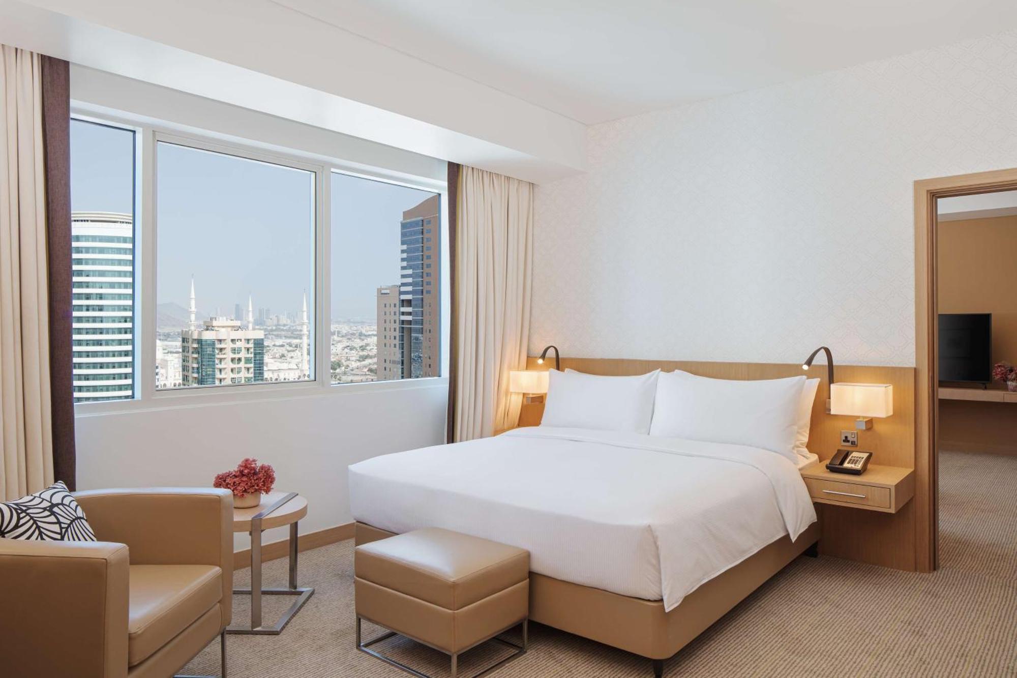 Doubletree By Hilton Fujairah City Екстер'єр фото