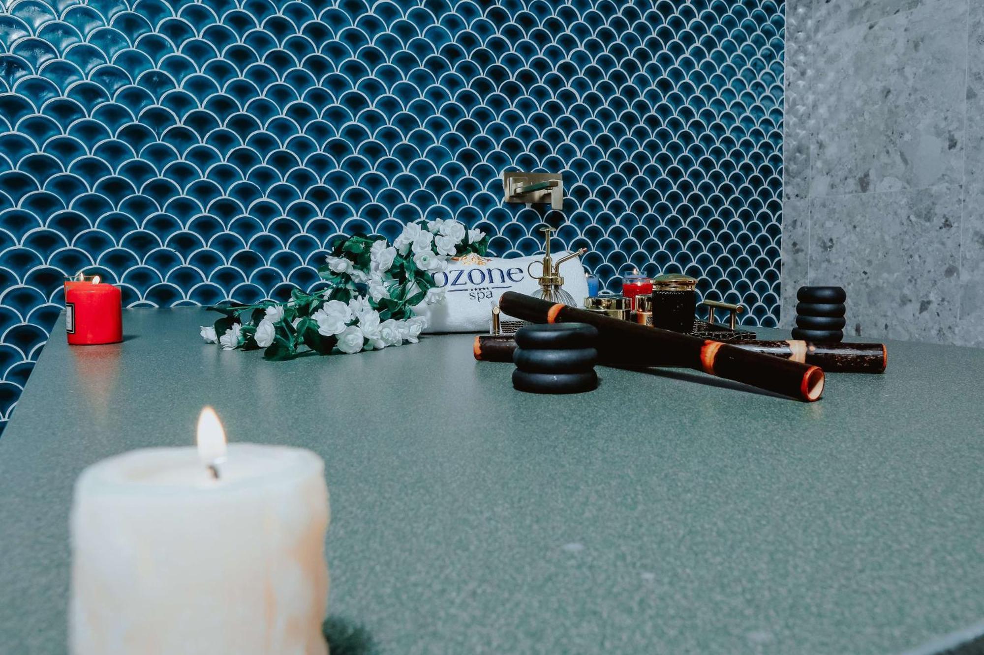 Doubletree By Hilton Fujairah City Екстер'єр фото A candle and incense